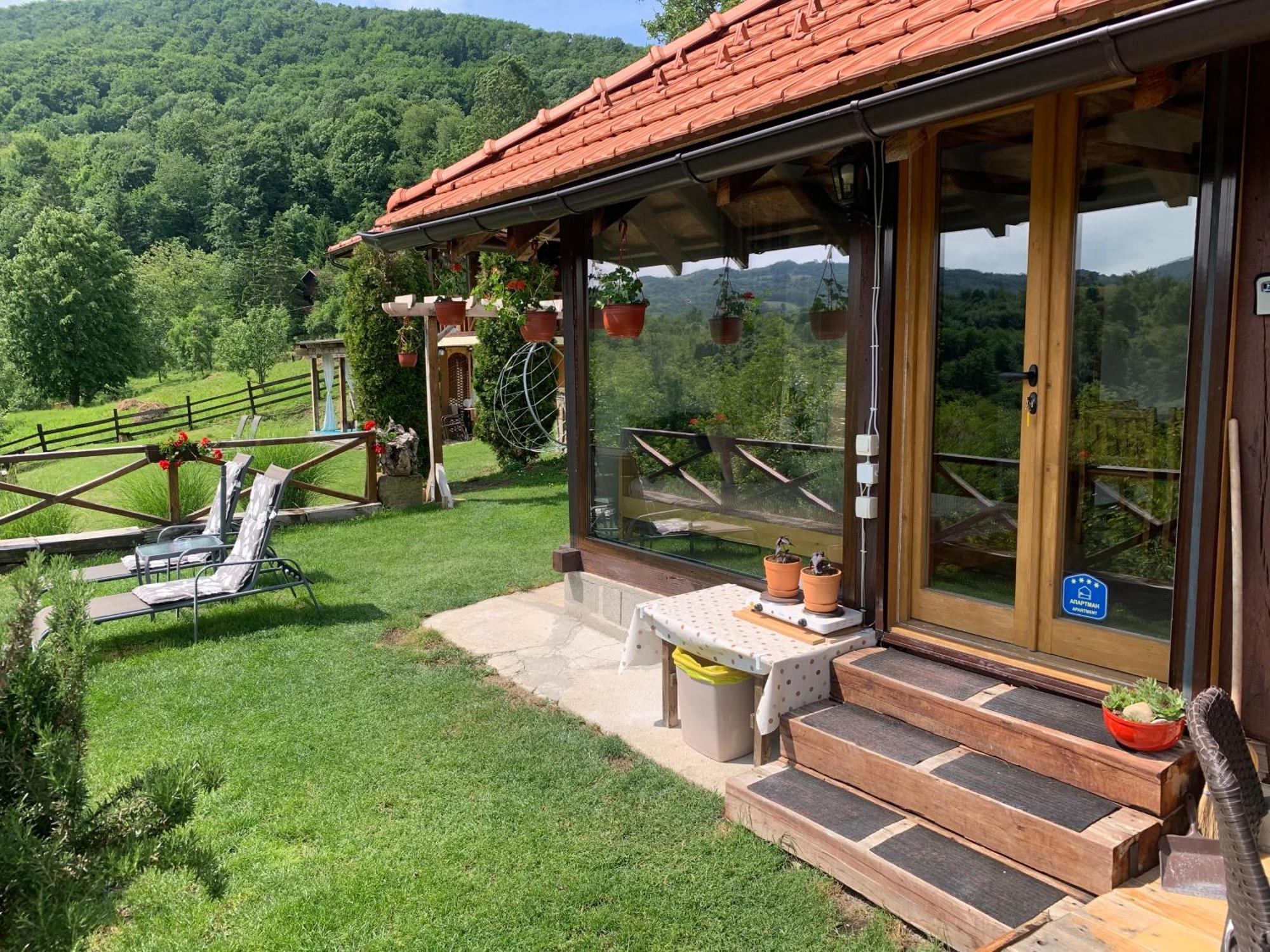 Apartmani Lunija Gornji Milanovac Dış mekan fotoğraf
